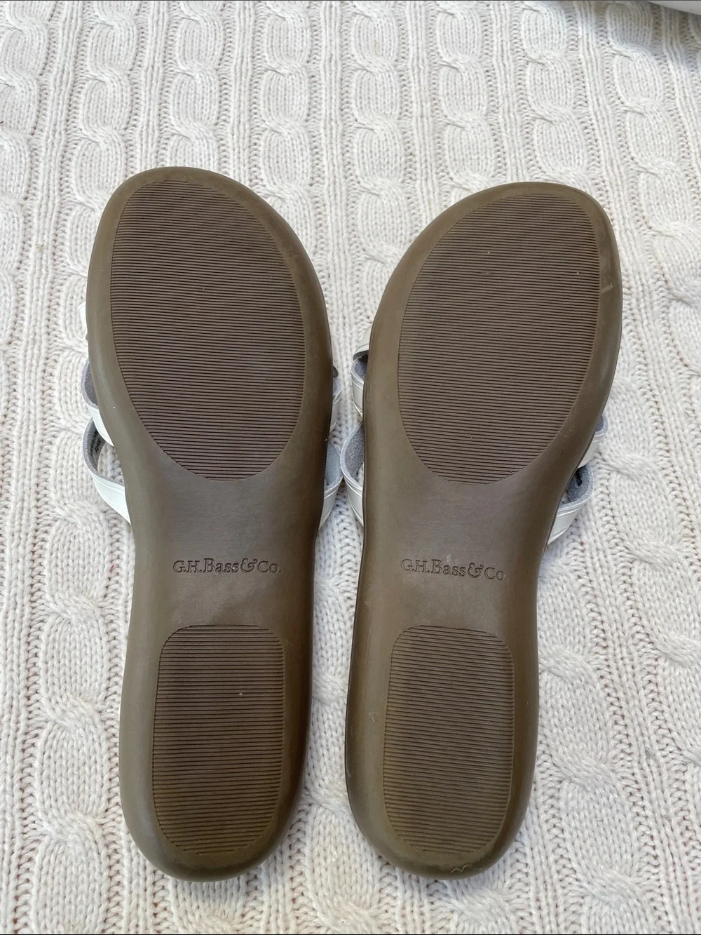 G.H. Bass Sunjuns Sharon 8.5W white leather strappy sandal. Like new.